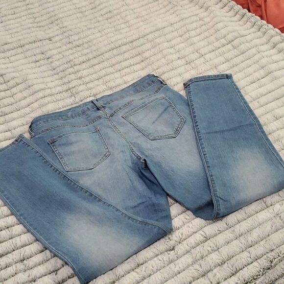 Old navy medium wash skinny jeans size 10 - Picture 6 of 7